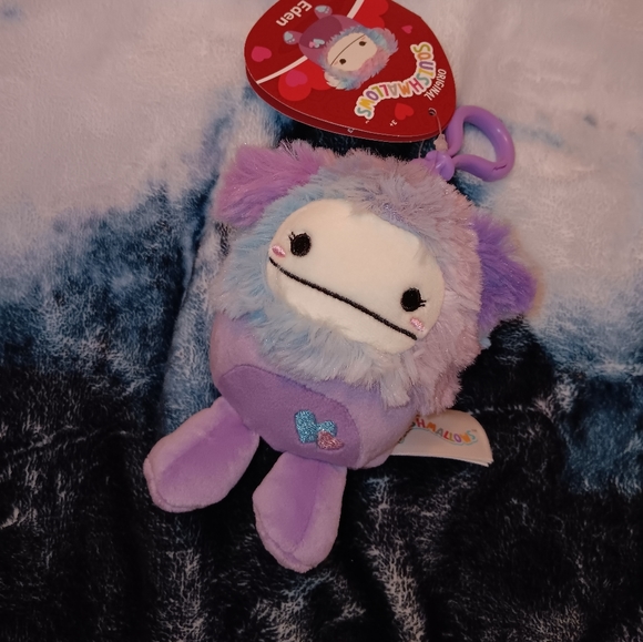NWT Eden the Valentines Day Bigfoot Squishmallows Bundle 2024 ❤️ - Picture 2 of 4